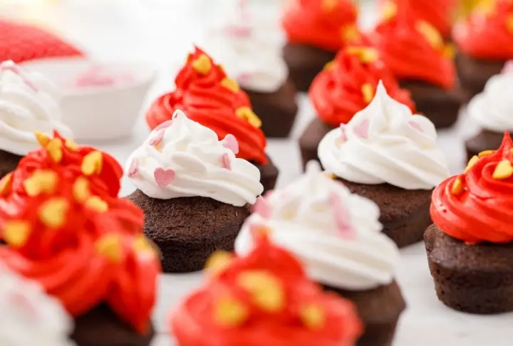 Sevgililer Günü Cupcake | Videolu Tarif