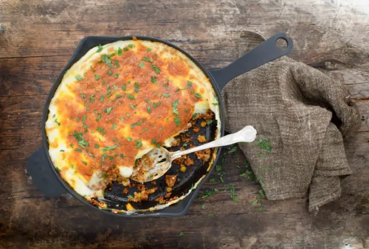 Shepherd’s Pie (Kıymalı Patatesli Börek) | Videolu Tarif