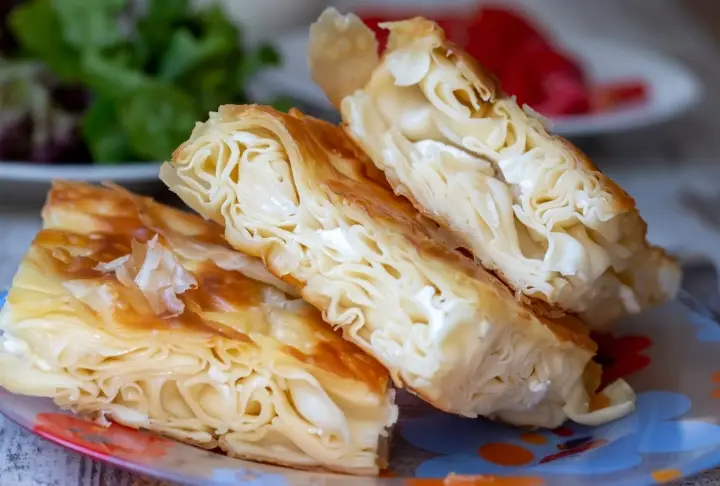 Peynirli Sodalı Börek