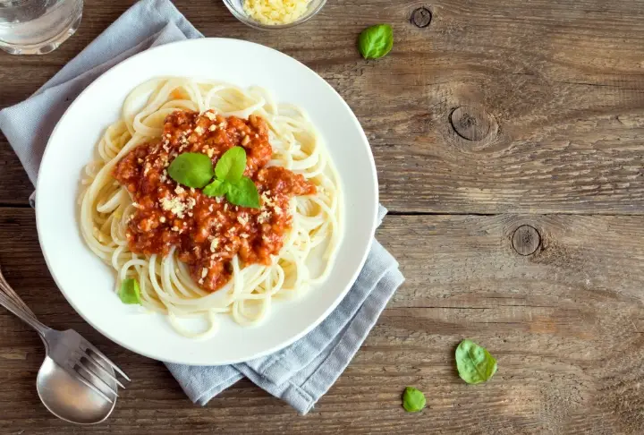 Kıymalı Soslu Makarna Tarifi