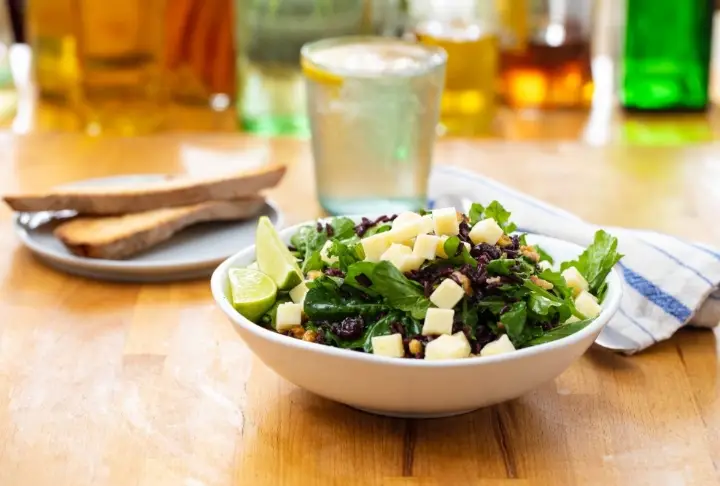 Bol Yeşillikli Siyah Pirinç Salatası | Videolu Tarif