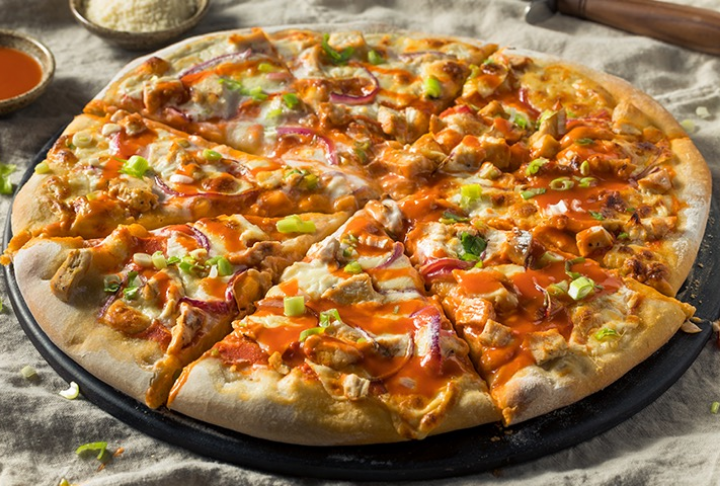 Sriracha Soslu Ballı Tavuklu Pizza Tarifi