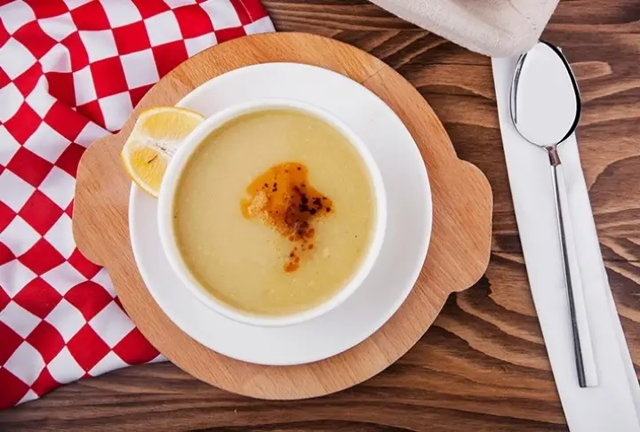 Tavuk Suyuna Mercimek Çorbası