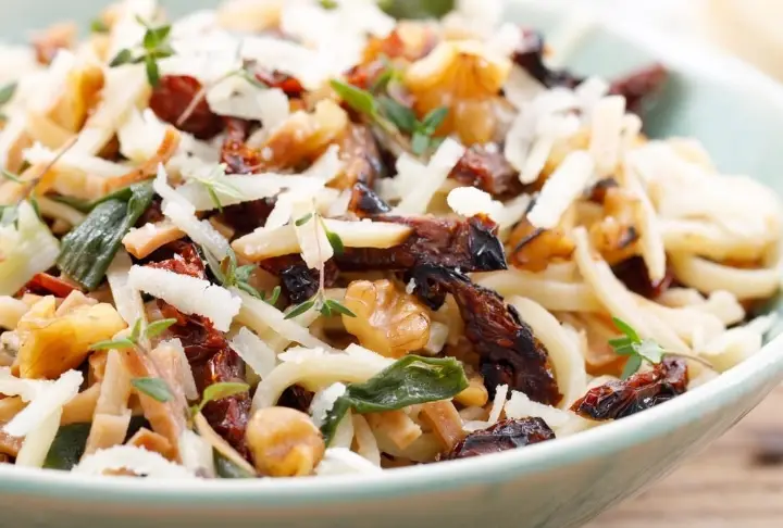 Tulum Peynirli Erişte | Videolu Tarif