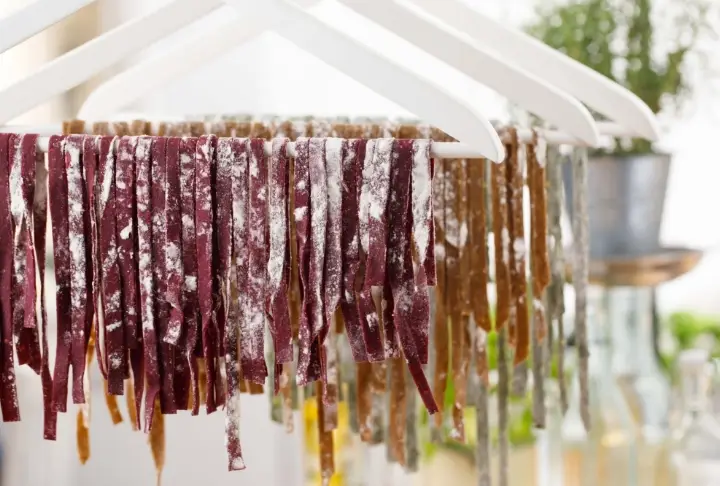 3 Renkli Erişte | Videolu Tarif