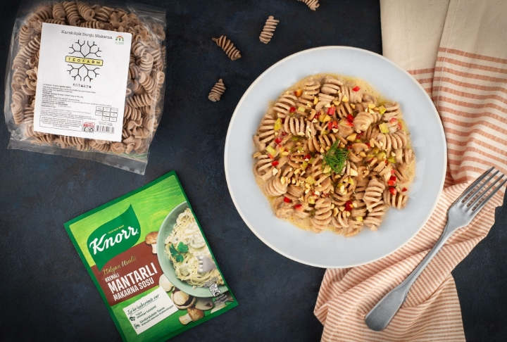 Kremalı Mantarlı Karakılçık Makarna