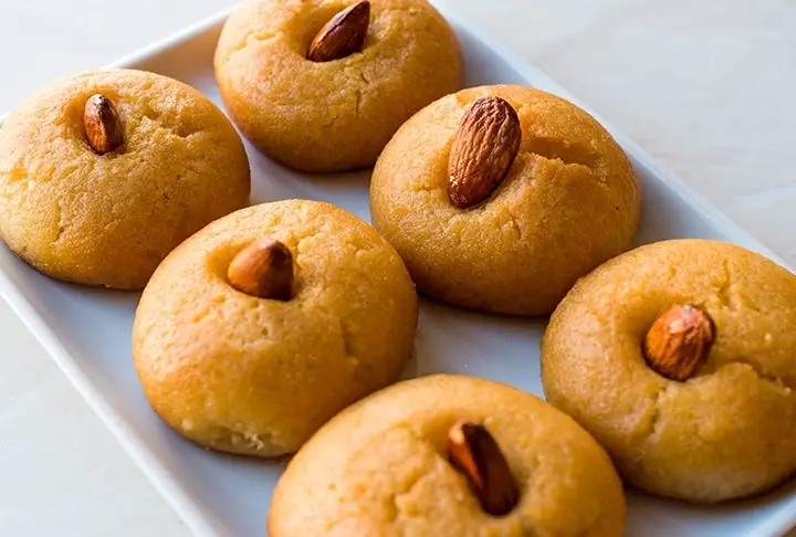 Şerbetli Bal Badem Tatlısı Tarifi