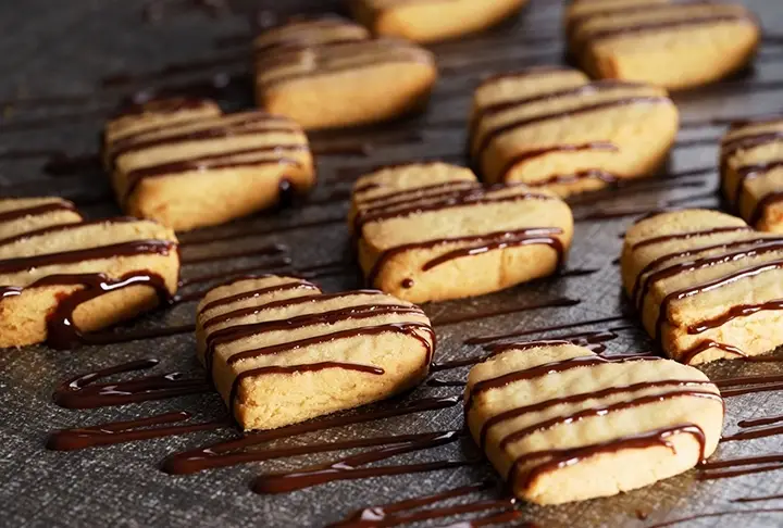 Çikolata Soslu Fıstık Ezmeli Kurabiye Tarifi