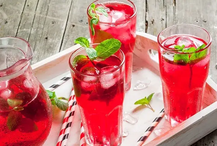 Çilekli Soğuk Çay Tarifi