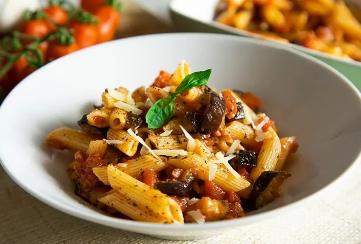 Patlıcanlı Makarna Tarifi