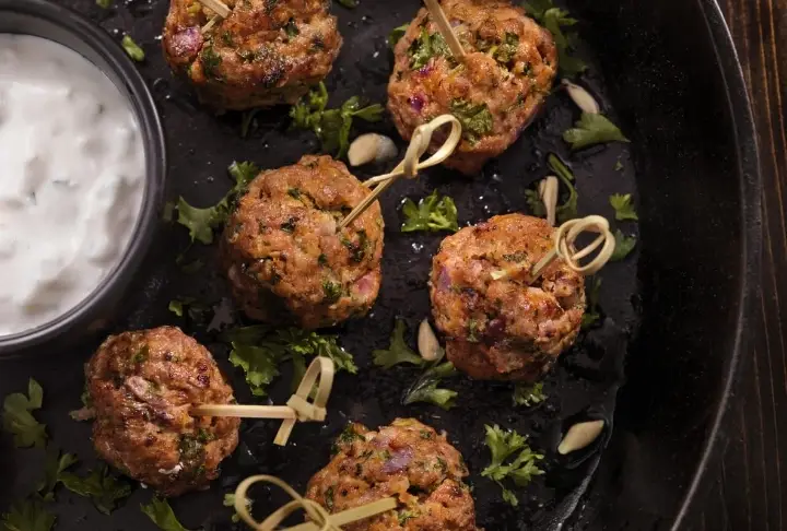 Yoğurt Soslu Köfte