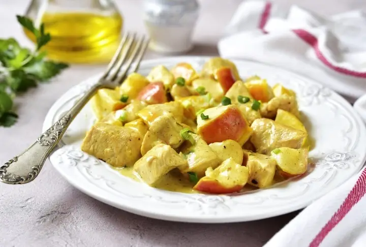 Yoğurt Soslu Tavuk Tarifi