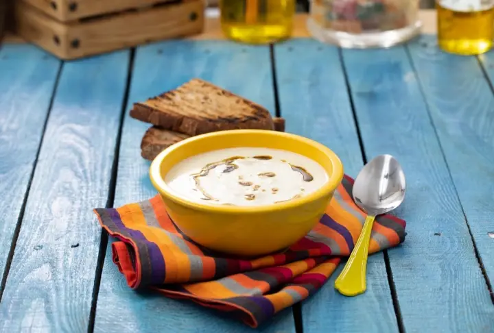 Yoğurtlu Tavuk Çorbası Tarifi | Videolu Tarif