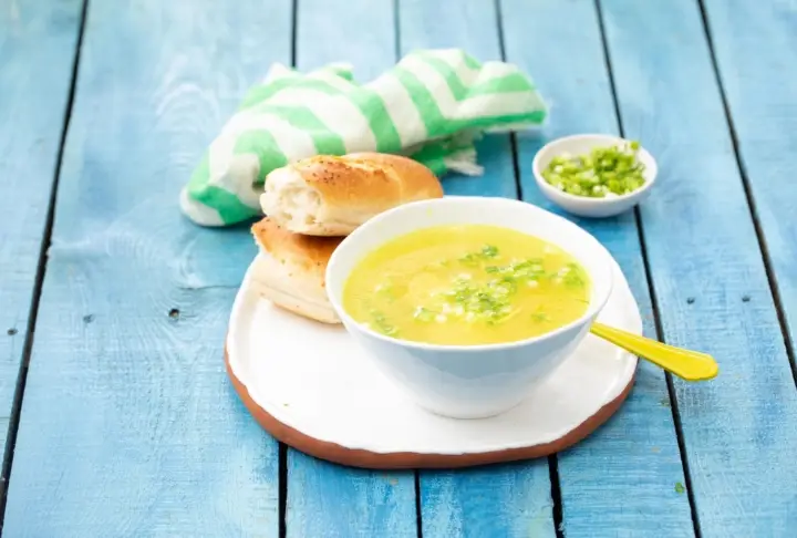 Zencefilli ve Zerdeçallı Tavuk Çorbası | Videolu Tarif