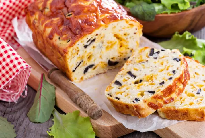 Zeytinli ve Kekikli Tuzlu Kek